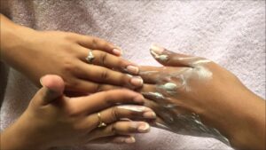 Anti-Tan Manicure